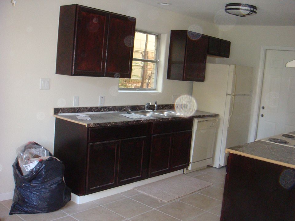 2nd image of 7014 Kingsway Dr