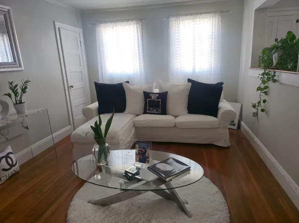 234 Sayles Ave #3L, Pawtucket, RI 02860