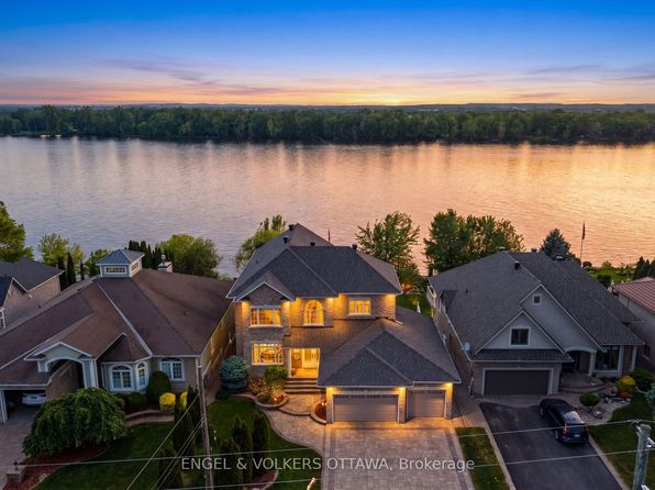 6373 Radisson Way, Ottawa, ON K1C 2Z9