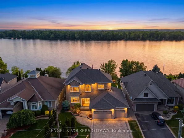 6373 Radisson Way, Ottawa, ON K1C 2Z9