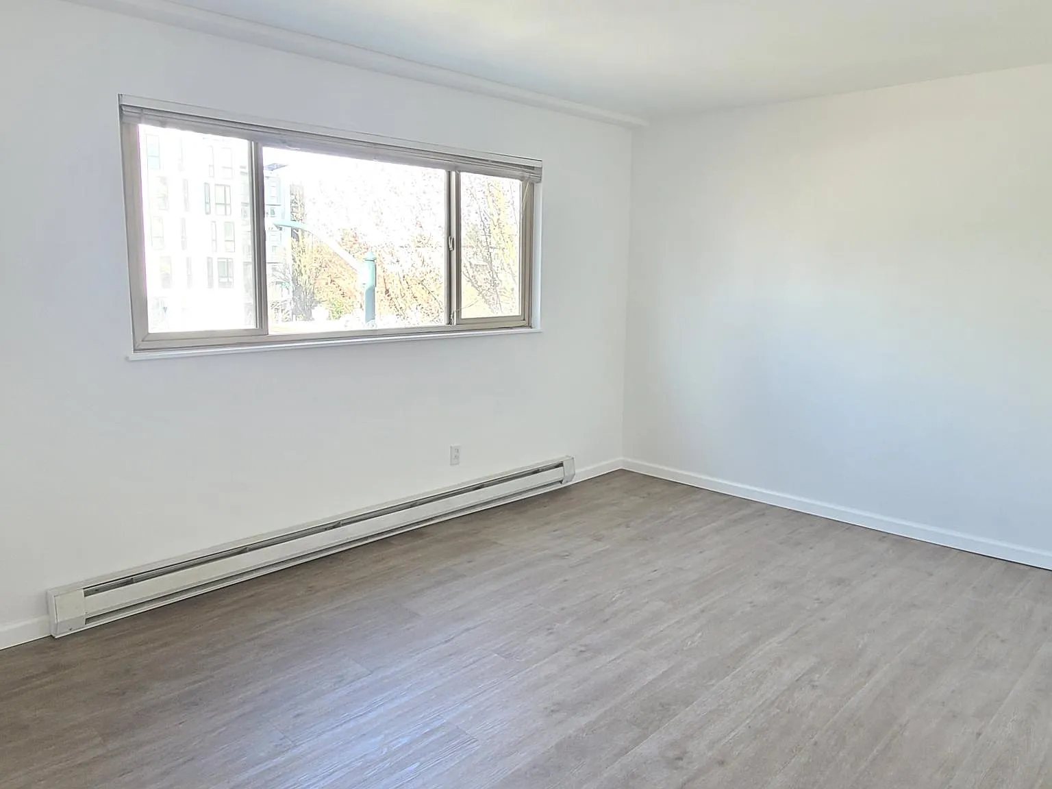 4750 University Way NE — Photo 3
