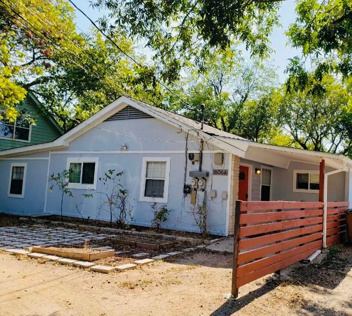 Building Photo - 1606 Walnut Ave #B