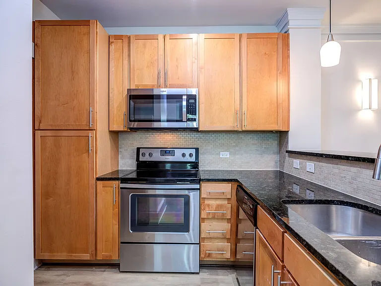 712 Tucker — Photo 38