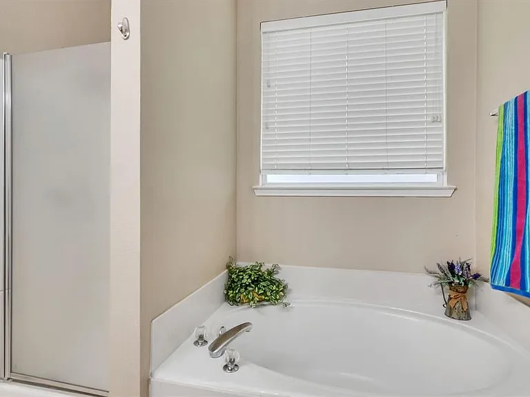4105 Capstone Dr — Photo 21