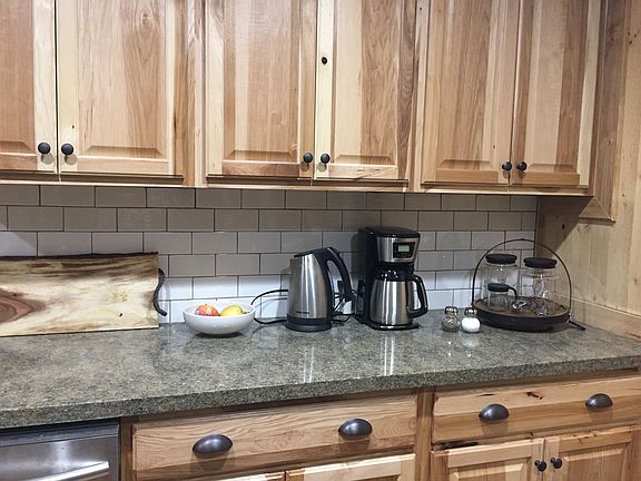 4th image of 3745 Forest Ave