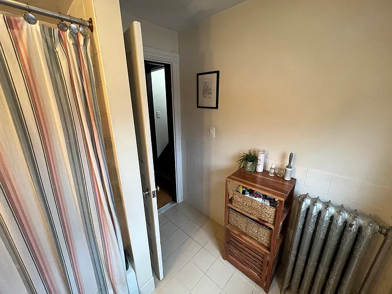 211 Holland St #2R — Photo 36
