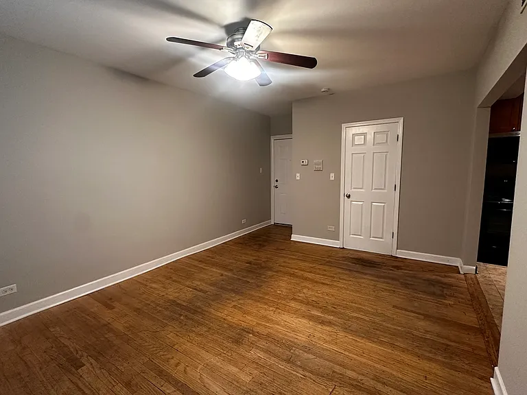 414 W Walnut St #310 — Photo 10