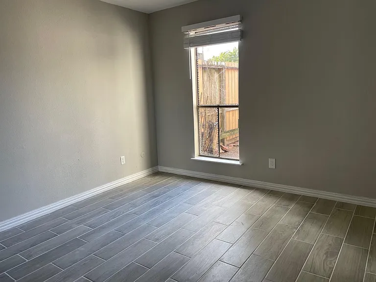 6401 Deihl Rd #202 — Photo 8