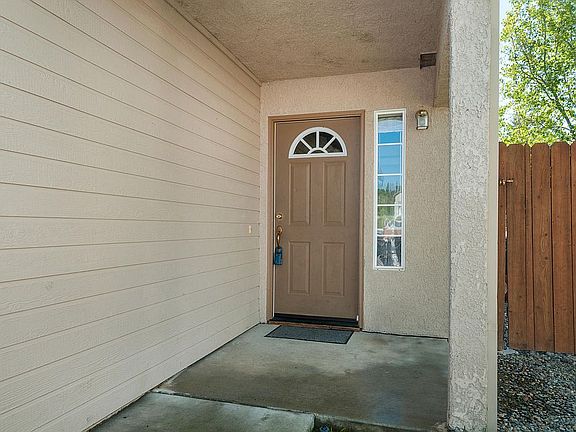 3rd image of 3004 Courtside Dr