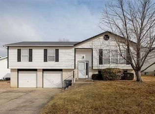 233 Strawberry Hill Estates Dr #O, O'Fallon, MO 63366