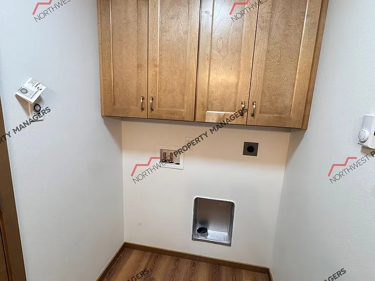 1818 Brenda Ln — Photo 9
