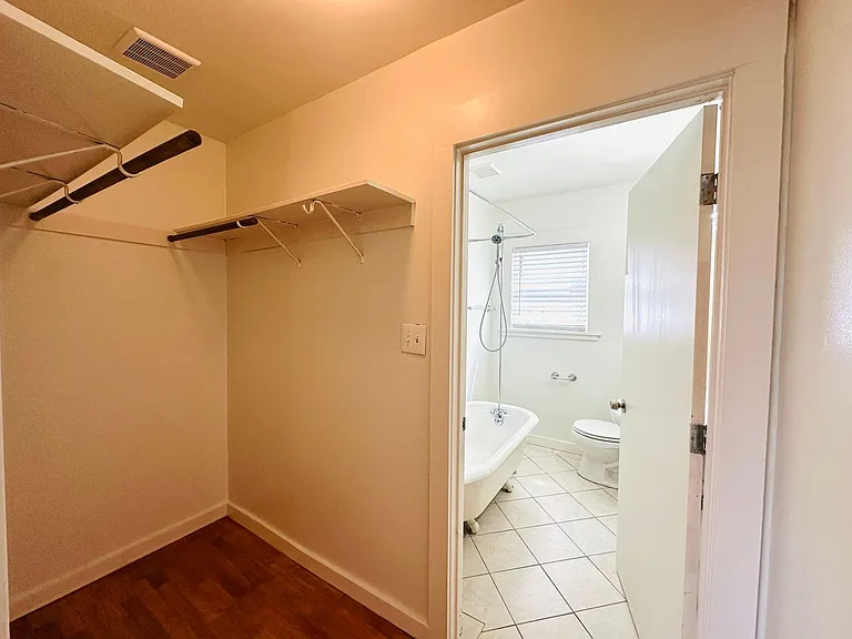 Urban Oasis! North Oakland 58th St Garden Apartments — Photo 10