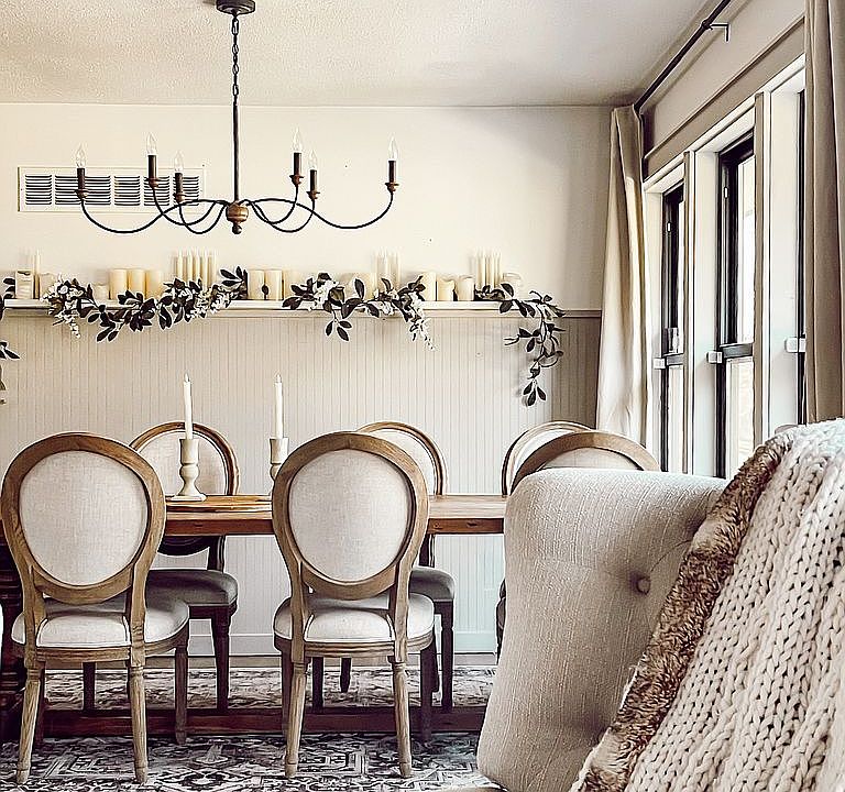 Spacious dining room