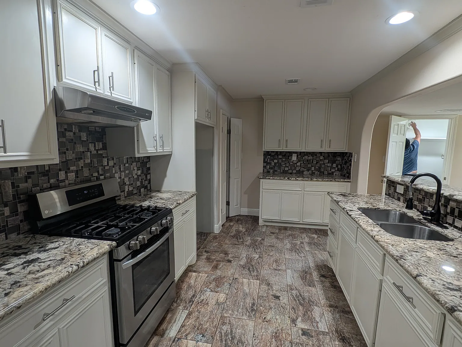 4 bed, 1666 sqft, $2,000 — Photo 3