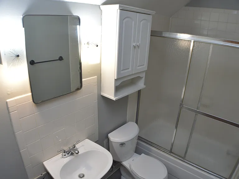 334 W 5th St #2 — Photo 16