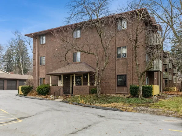 1235 66th St APT 26, Windsor Heights, IA 50324
