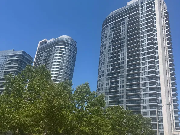 151 Village Green Sq, Toronto, ON