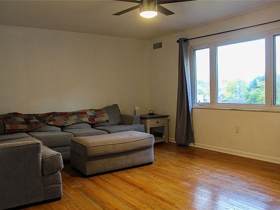 4th image of 49 Northmont St