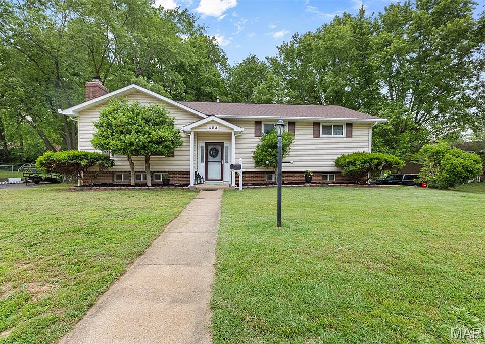 1st image of 404 Helber Dr