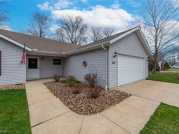 3rd image of 233 Forest Park Dr