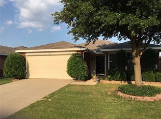 721 Cactus Trl, Aubrey, TX 76227