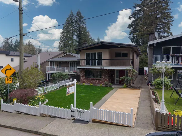 7240 2nd St, Burnaby, BC V3N 3P8