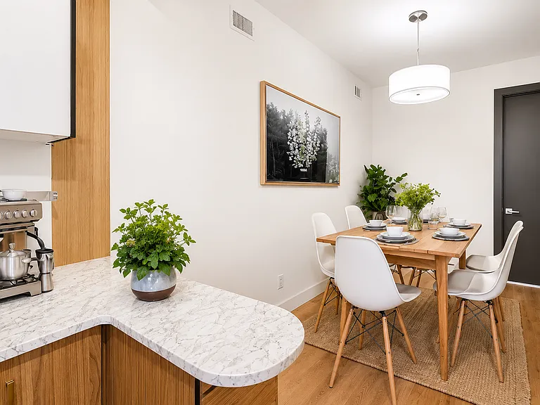 581 Fairview Ave #1A — Photo 4