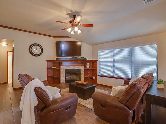 5th image of 1008 Bradford Pl