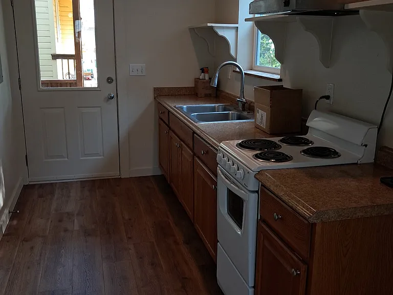 815 Oak St #STUDIO — Photo 11