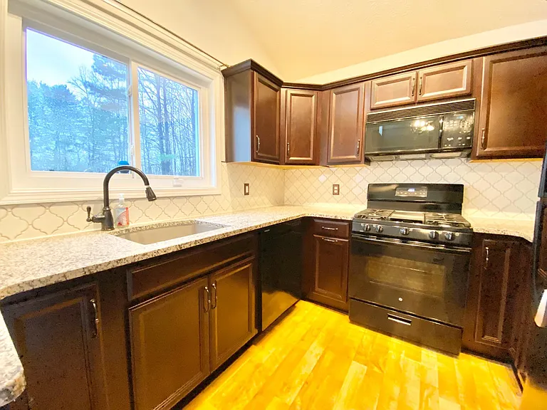 685 Chantress Ct — Photo 6