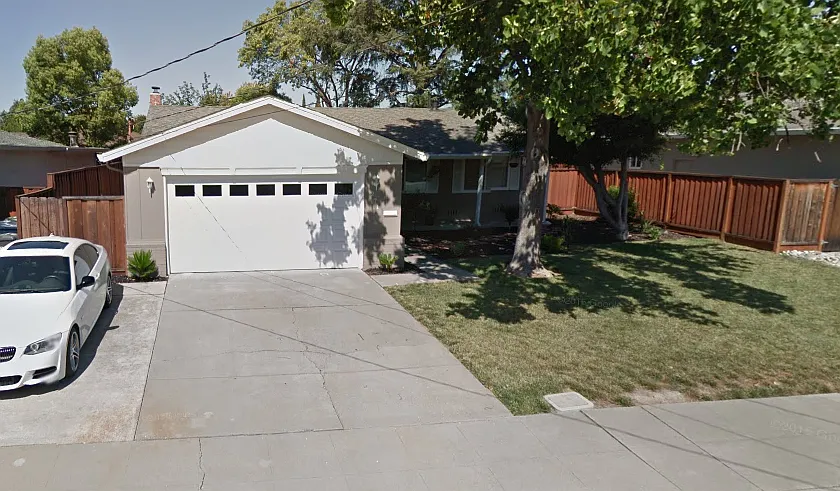 271 Burgess St photo 1