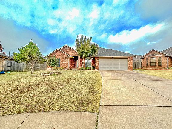 2nd image of 416 NW 142nd Cir