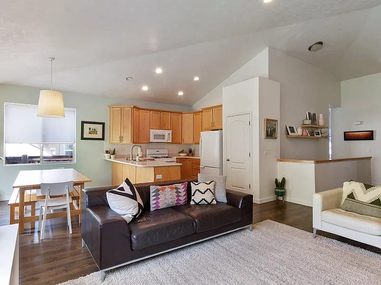 2037 E Brookings Dr — Photo 5