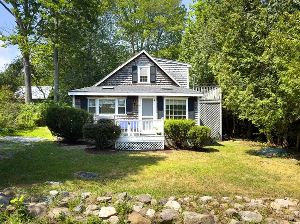 29 Thomas Street, Camden, ME 04843