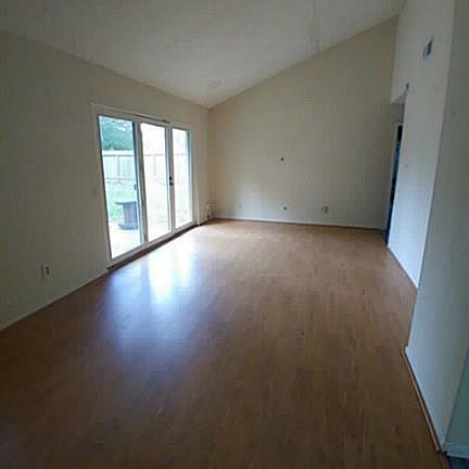 3rd image of 16447 Hickory Knoll Dr