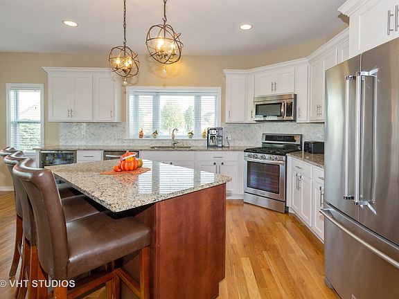 3rd image of 25033 Thornberry Dr