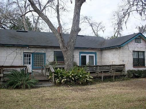 2nd image of 618 N Lake St