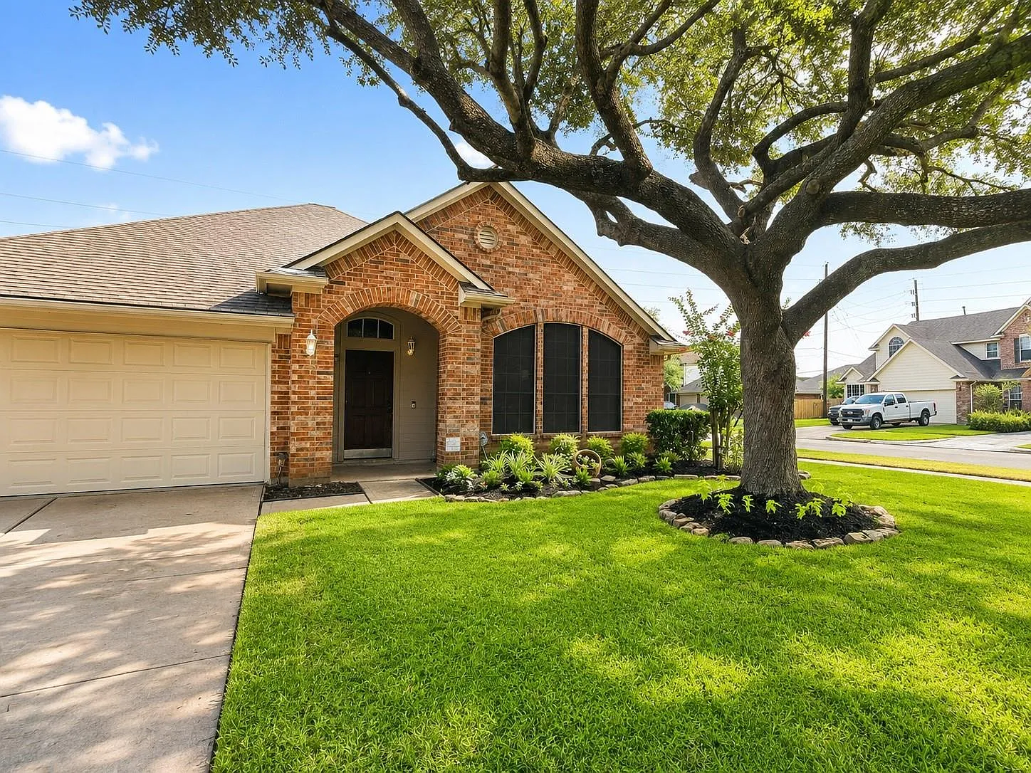 3 bed, 2.0 bath, 2152 sqft, $2,200 — Photo 4