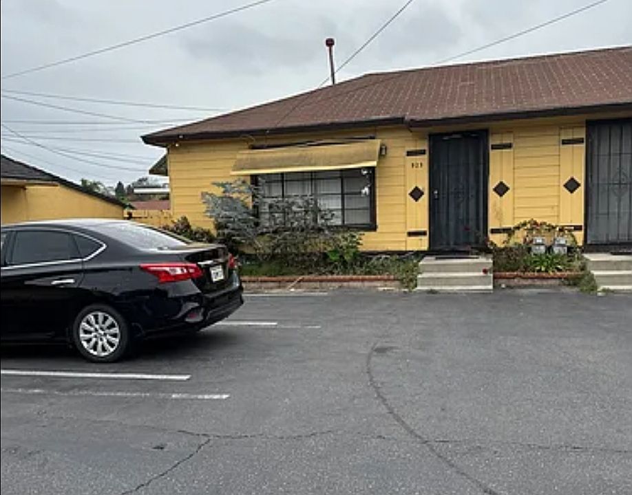1st image of 923 E Harvard Blvd