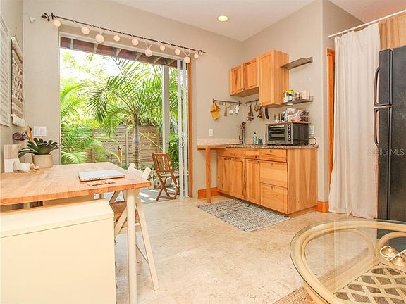 3rd image of 5216 Nash Pl