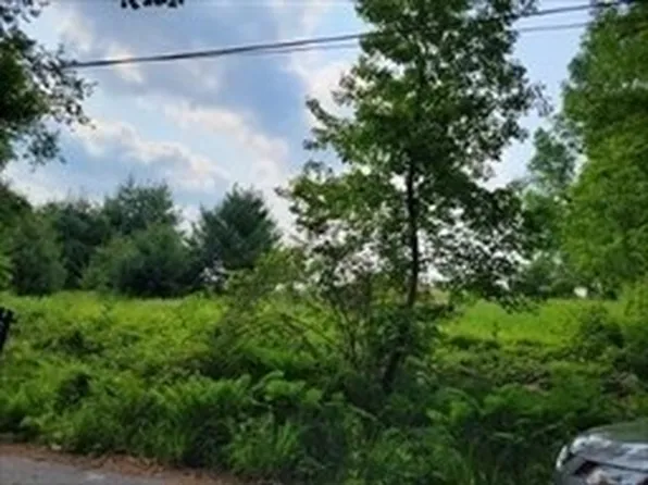 38 Hemlock St, Douglas, MA 01516