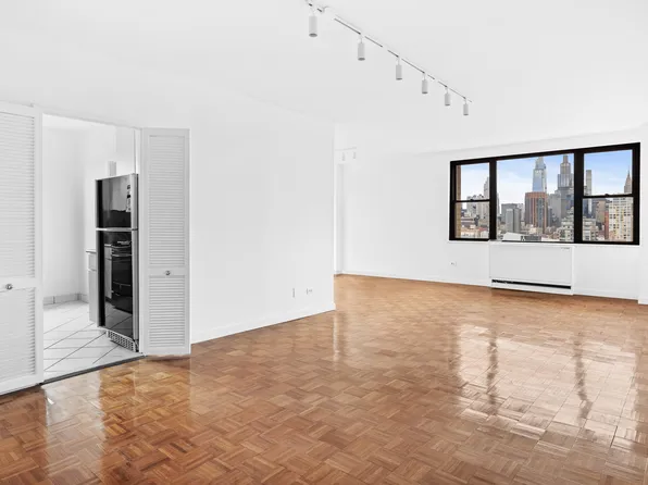 201 East 17th Street image 9 of 13