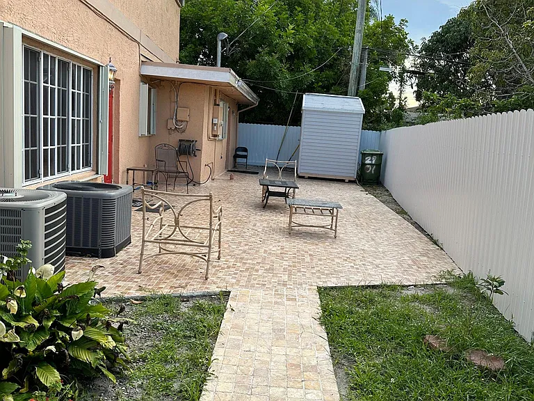 2901 SW 5th St — Photo 18