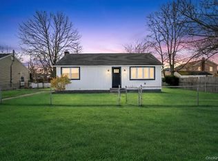 33 Silverpine Drive, Amityville, NY 11701