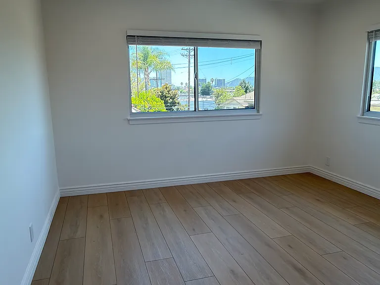 1317 N Brand Blvd #12 — Photo 6