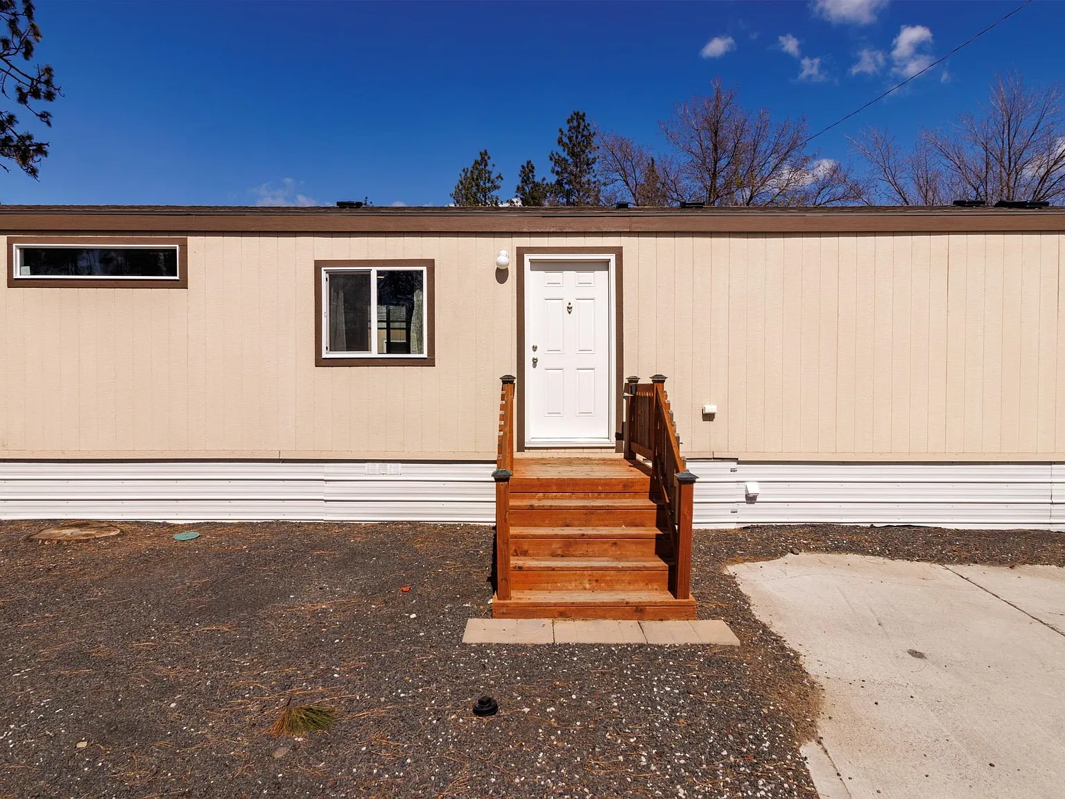 3 bed, 924 sqft, $1,350 — Photo 2