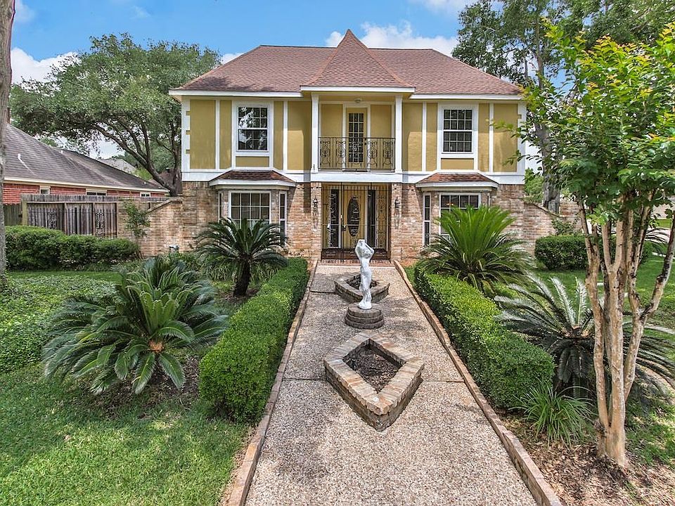 Welcome to 18302 Shireoak.