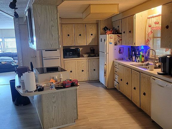 2nd image of 2938 Hillcrest Dr