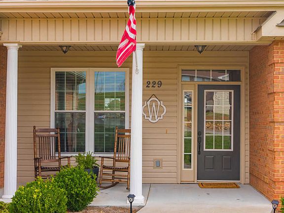 3rd image of 229 Florence Cir