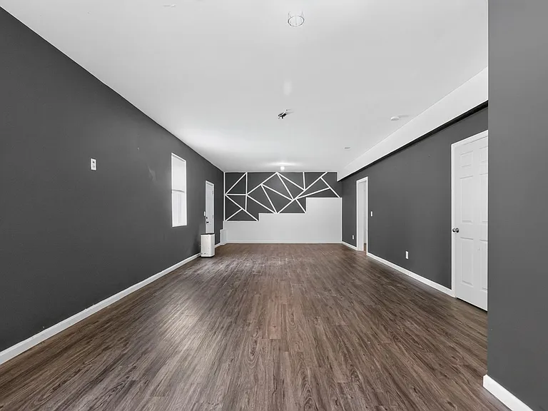 446 Furlough Dr — Photo 24